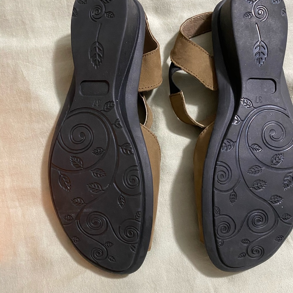 Worn once like new claudine sandals - Picture 4 of 6